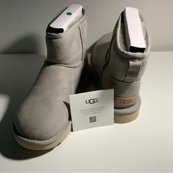 UGG MINI CLASSIC II BOOTS RARE GOAT SIZE 7 ‘ONLY ONE ☝️ LEFT’ - Picture 7 of 12